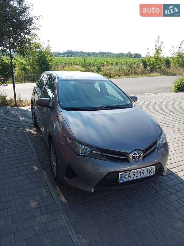 Toyota Auris 2013
