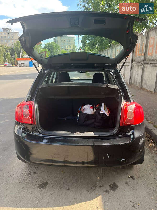 Хэтчбек Toyota Auris 2007 в Киеве