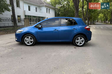 Хэтчбек Toyota Auris 2012 в Желтых Водах