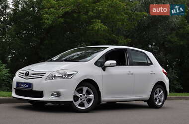 Хэтчбек Toyota Auris 2011 в Киеве