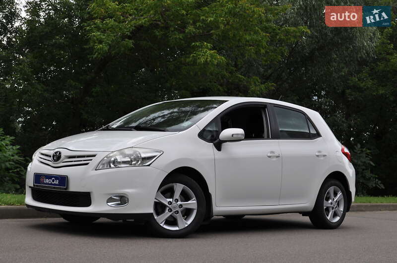 Toyota Auris 2011