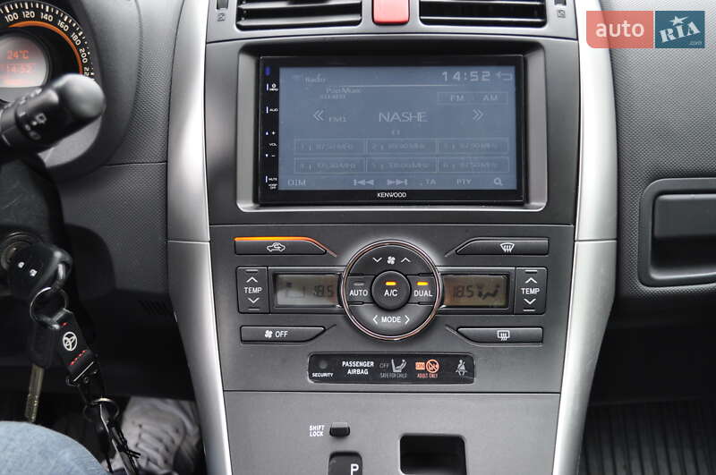 Хэтчбек Toyota Auris 2011 в Киеве