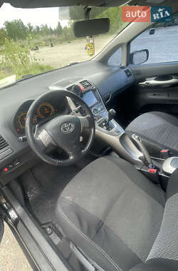 Хетчбек Toyota Auris 2008 в 