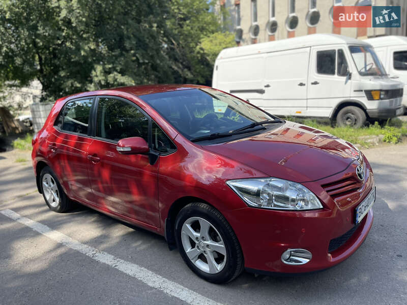 Хетчбек Toyota Auris 2011 в Львові