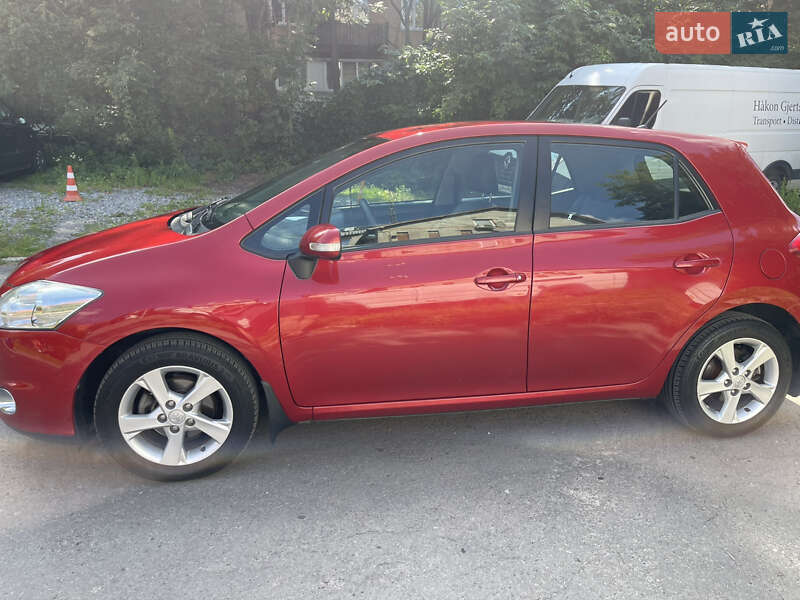 Хетчбек Toyota Auris 2011 в Львові