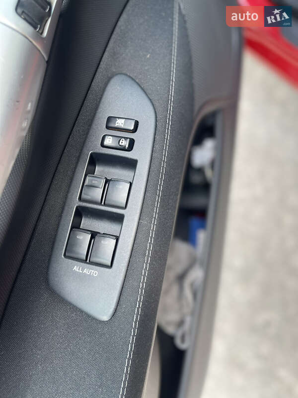 Хетчбек Toyota Auris 2011 в Львові