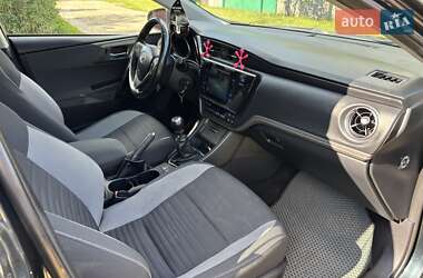 Универсал Toyota Auris 2015 в Ахтырке