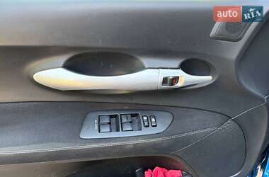 Хетчбек Toyota Auris 2010 в 