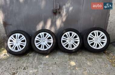 Хетчбек Toyota Auris 2010 в 
