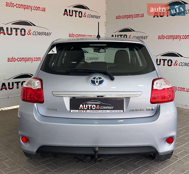 Хэтчбек Toyota Auris 2012 в Львове