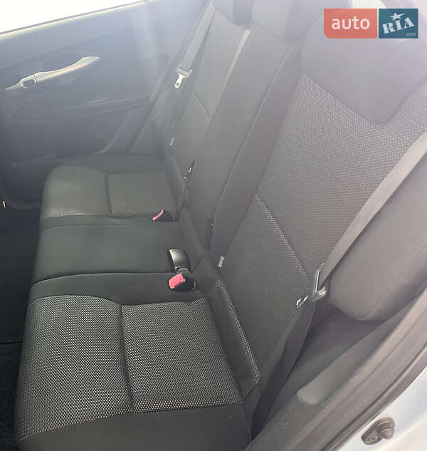 Хэтчбек Toyota Auris 2012 в Львове