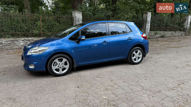 Toyota Auris 2012