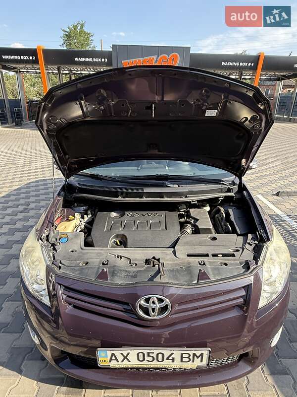 Хэтчбек Toyota Auris 2011 в Харькове
