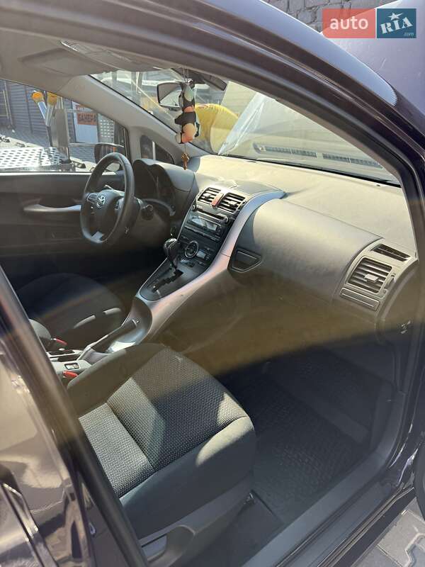 Хэтчбек Toyota Auris 2011 в Харькове