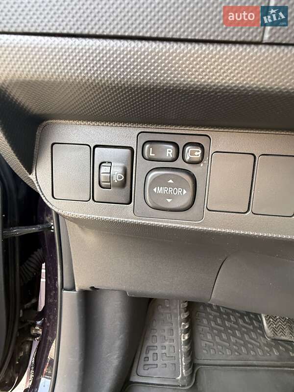 Хэтчбек Toyota Auris 2011 в Харькове