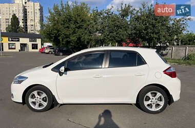 Хетчбек Toyota Auris 2011 в Києві