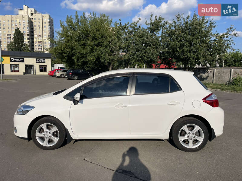 Toyota Auris 2011