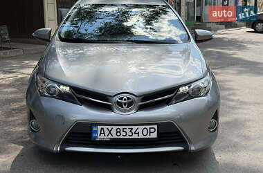 Хэтчбек Toyota Auris 2015 в Харькове