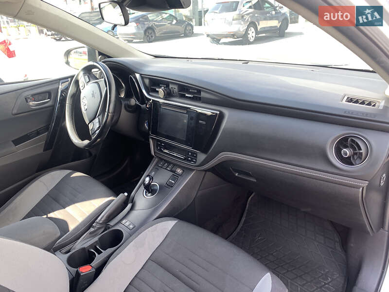 Універсал Toyota Auris 2016 в Львові