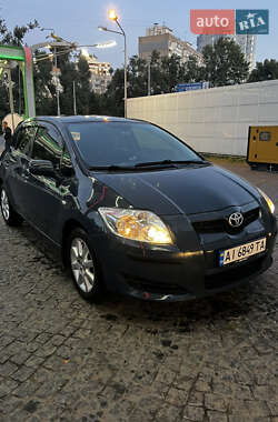 Хэтчбек Toyota Auris 2008 в 