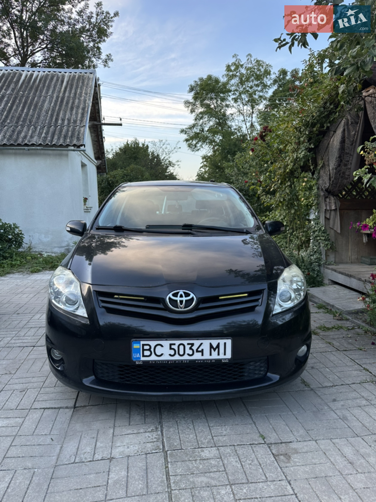 2011 Toyota Auris - мініатюра 2