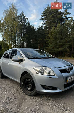 Хэтчбек Toyota Auris 2007 в 
