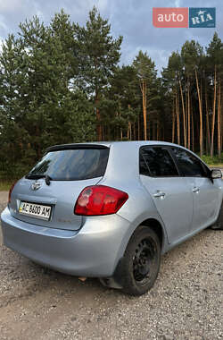 Хэтчбек Toyota Auris 2007 в 