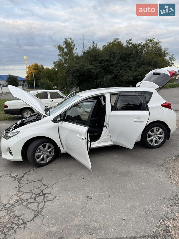 Хэтчбек Toyota Auris 2013 в Хмельницком фото 12 Хэтчбек Toyota Auris 2013 в Хмельницком