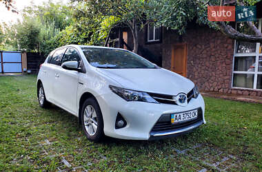 Хэтчбек Toyota Auris 2014 в Киеве