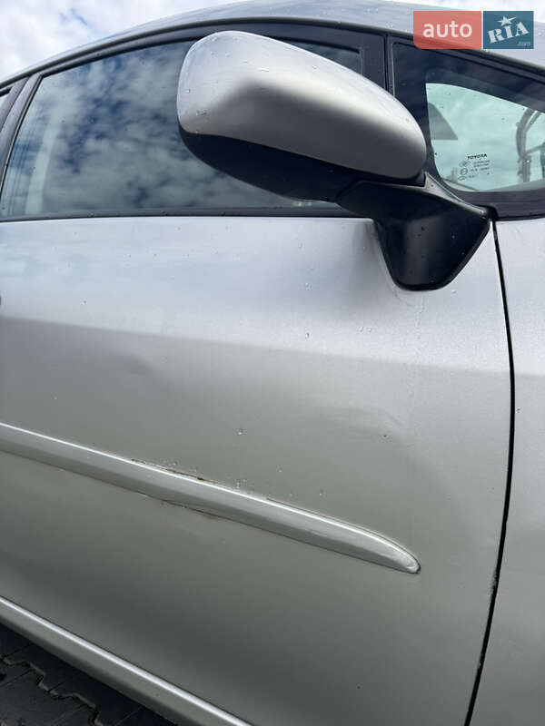 Хэтчбек Toyota Auris 2008 в Дрогобыче фото 10 Хэтчбек Toyota Auris 2008 в Дрогобыче