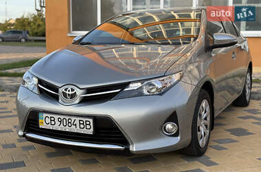 Хэтчбек Toyota Auris 2012 в Киеве
