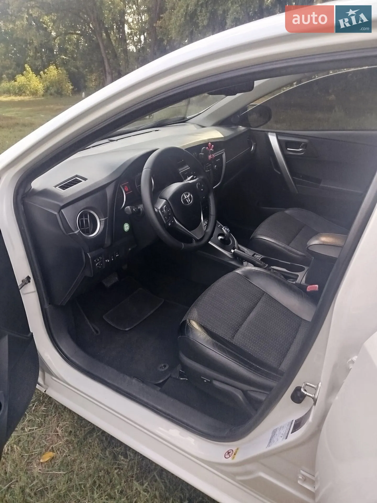2012 Toyota Auris - мініатюра 18