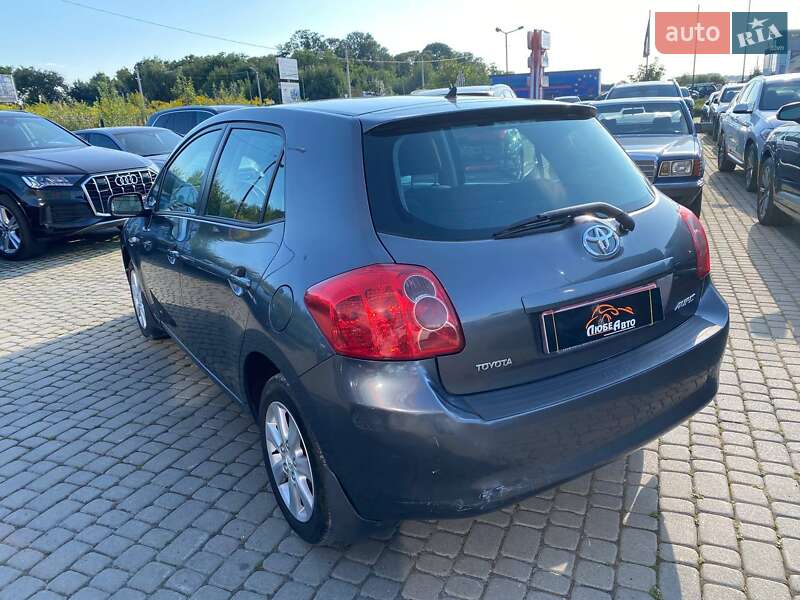 Хэтчбек Toyota Auris 2008 в Львове