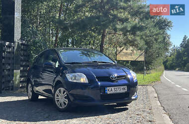 Хэтчбек Toyota Auris 2007 в Буче