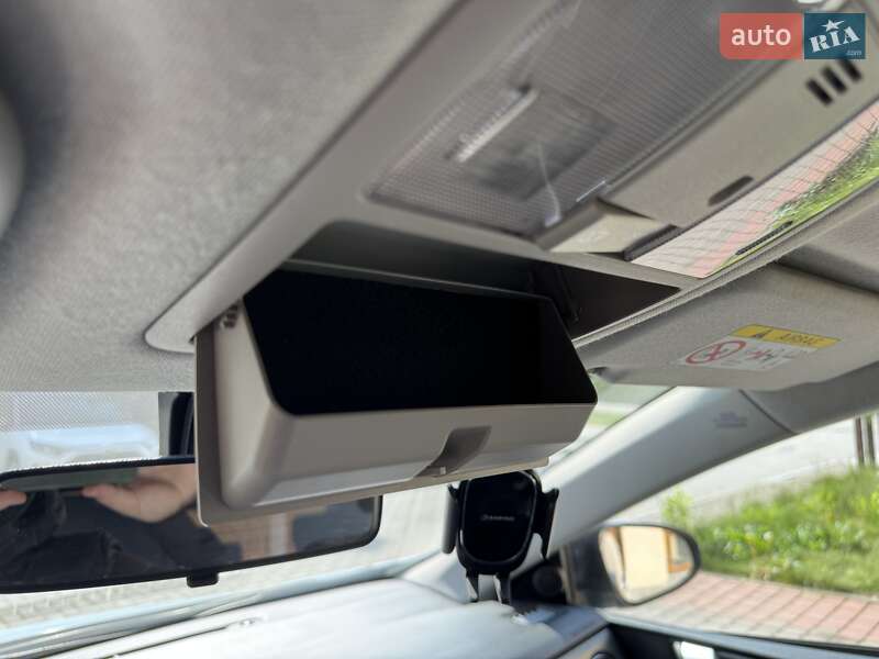 Хэтчбек Toyota Auris 2013 в Хмельницком