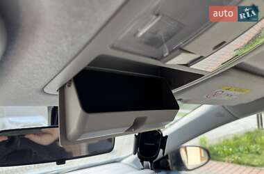 Хэтчбек Toyota Auris 2013 в 