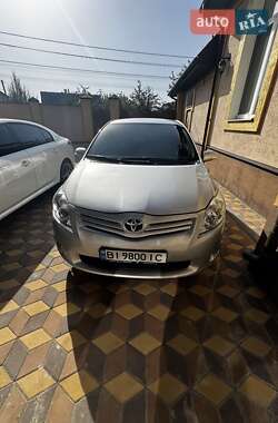 Хетчбек Toyota Auris 2011 в Полтаві