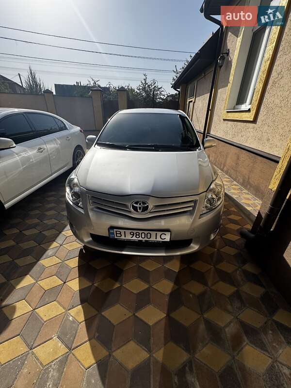Toyota Auris 2011