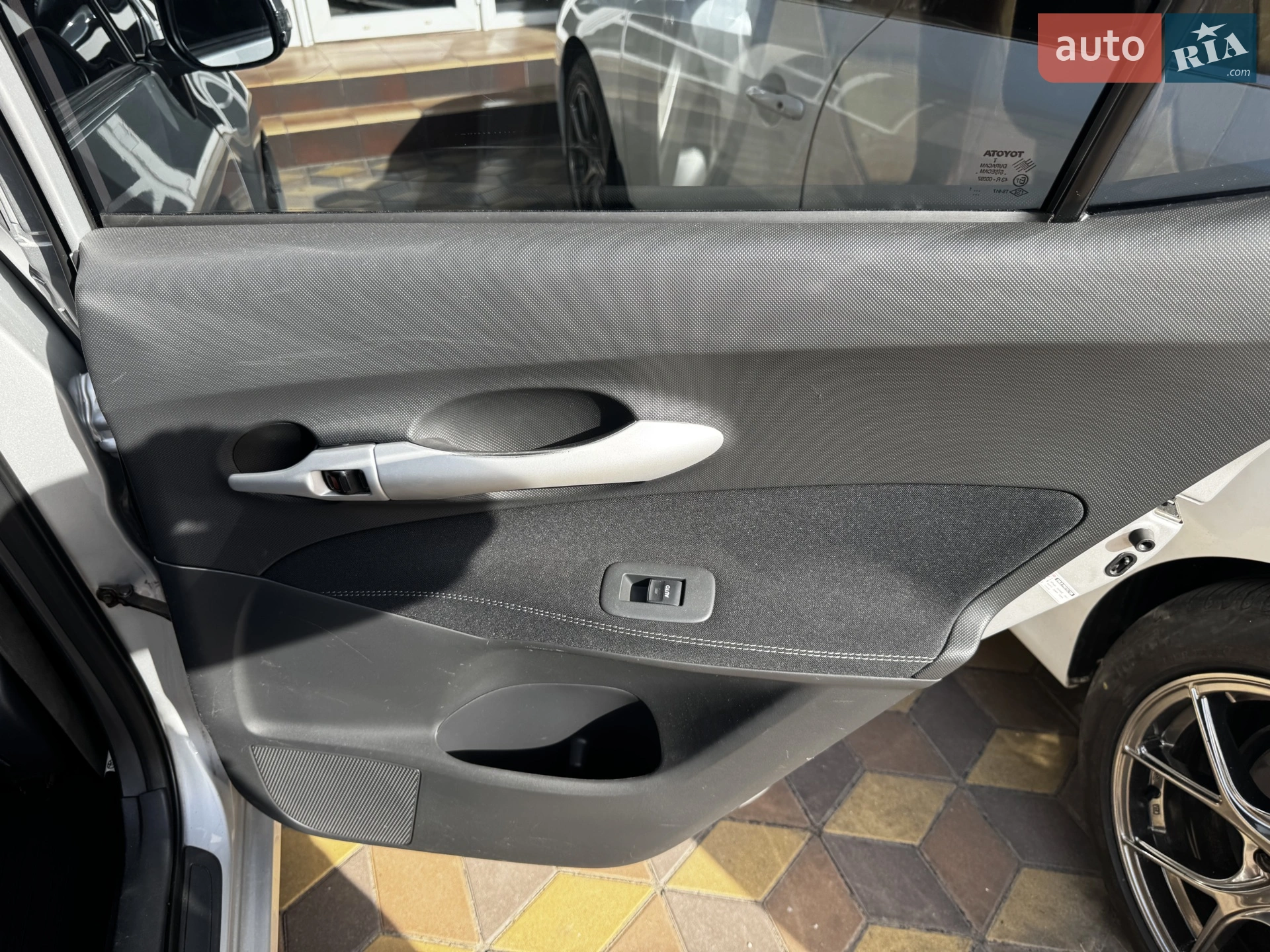 2011 Toyota Auris - мініатюра 10