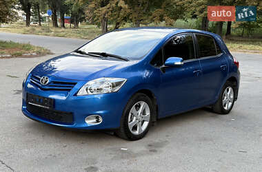 Хэтчбек Toyota Auris 2012 в Пятихатках