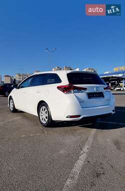 Універсал Toyota Auris 2015 в Києві