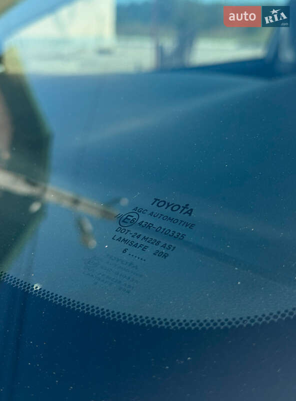 Хетчбек Toyota Auris 2016 в Чернівцях