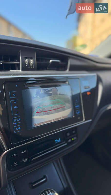 Хетчбек Toyota Auris 2016 в Чернівцях