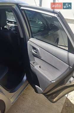 Хэтчбек Toyota Auris 2014 в 