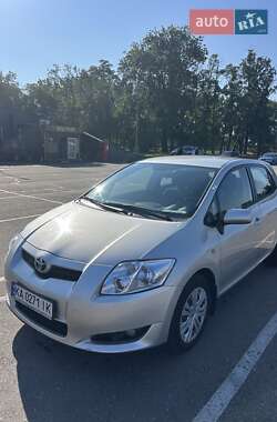 Хэтчбек Toyota Auris 2008 в Киеве