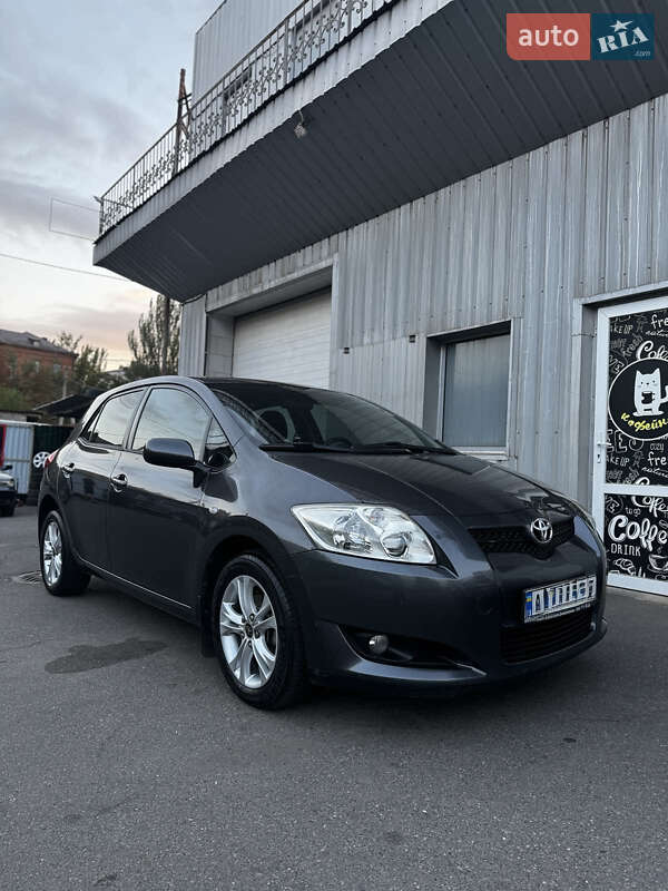 Хэтчбек Toyota Auris 2008 в 
