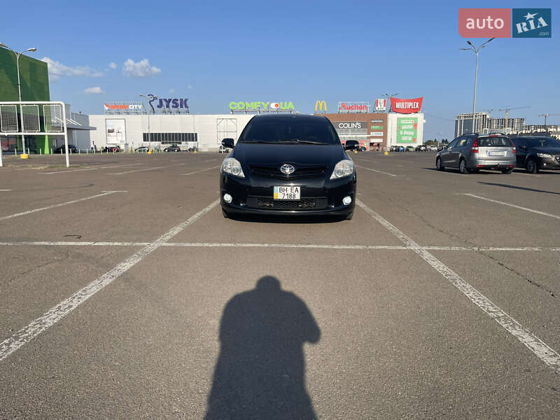 Хэтчбек Toyota Auris 2011 в Одессе