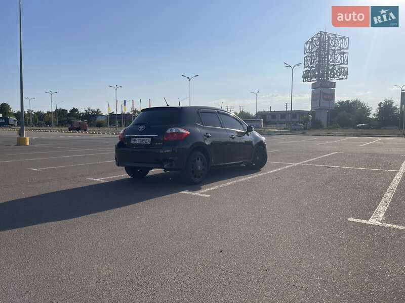 Хэтчбек Toyota Auris 2011 в Одессе