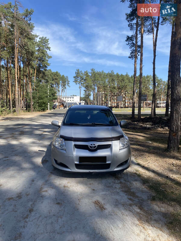 Хэтчбек Toyota Auris 2007 в Ирпене