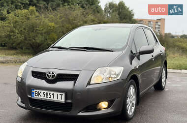 Хетчбек Toyota Auris 2007 в Рівному